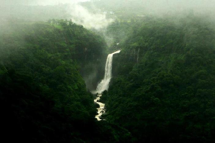 Waterfall-@-Mahabaleshwar